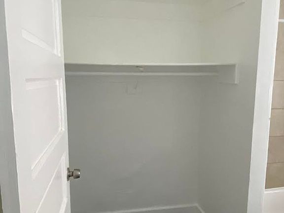 5th image of 1628 W 12th St APT 106