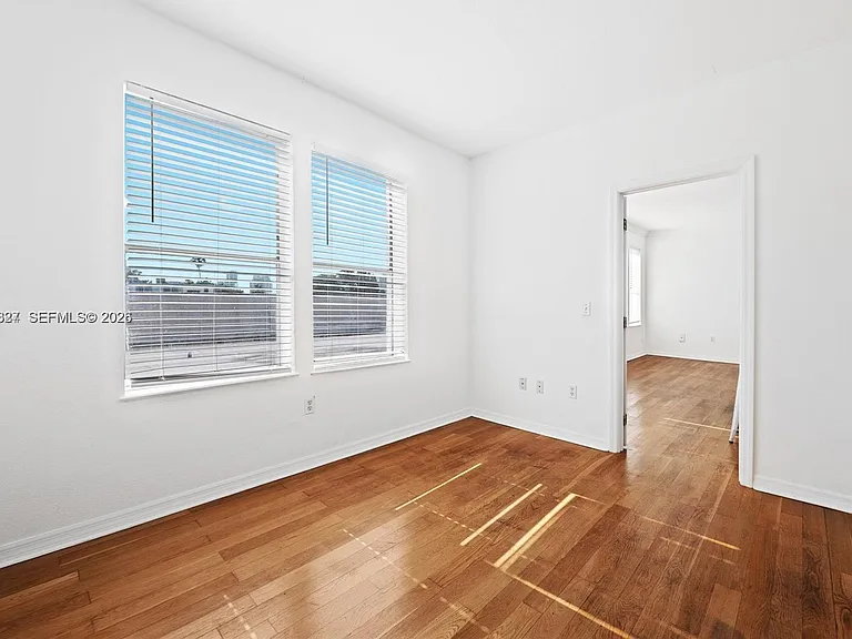 1027 Pennsylvania Ave #306 — Photo 12