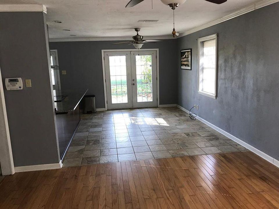 2nd image of 2023 Robert Gray St
