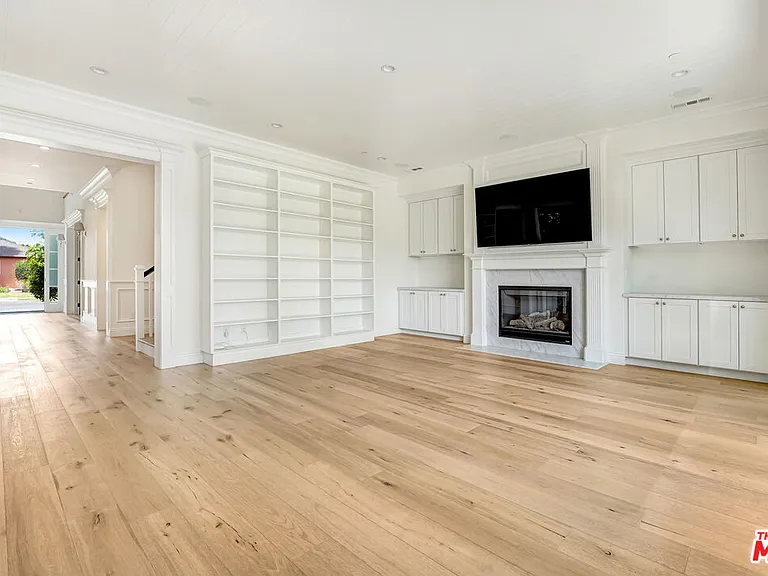 11540 Clover Ave — Photo 6