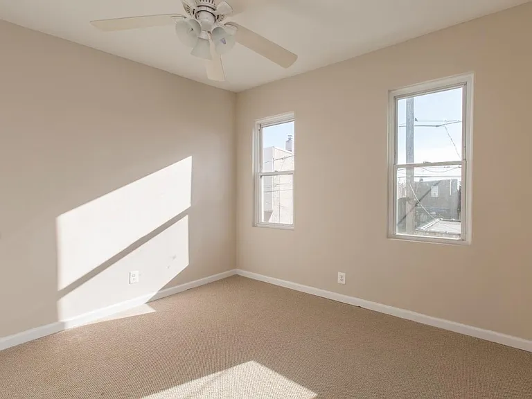 2826 Mercer St — Photo 15