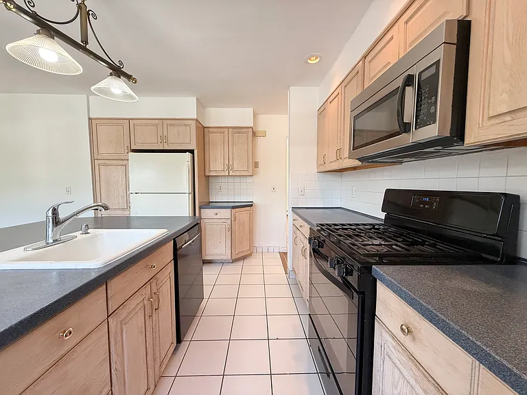 5 Mountain Ave #L — Photo 10