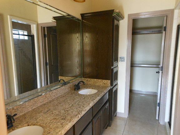 5th image of 4022 Largo Dr