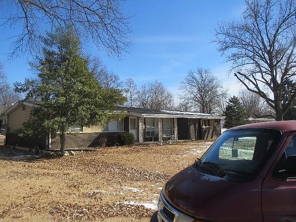 3rd image of 6 Roan Cir