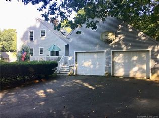 1 Running Pine Dr, Clinton, CT 06413