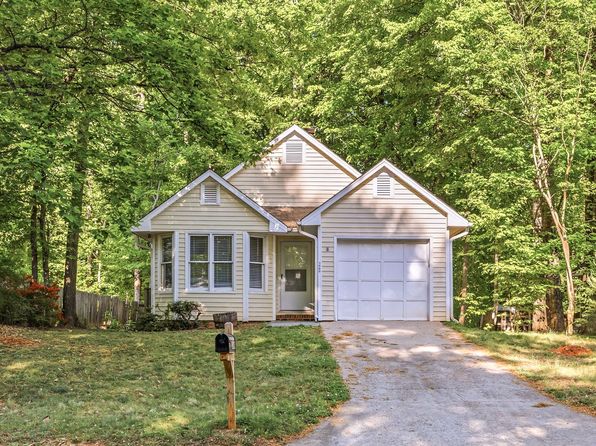 3909 King Edward Ct