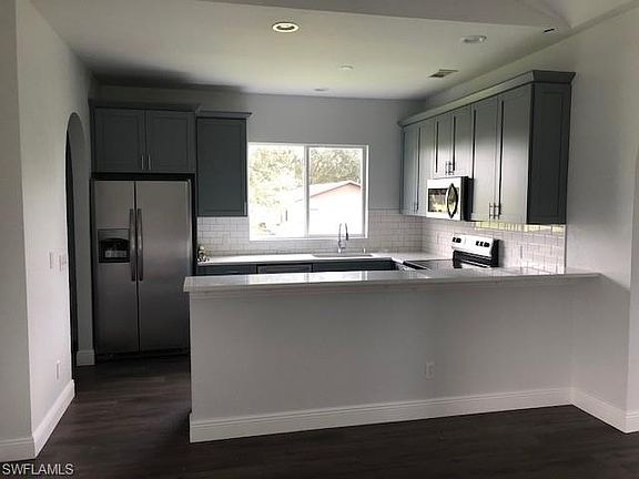 3rd image of 140 20th Ave NE