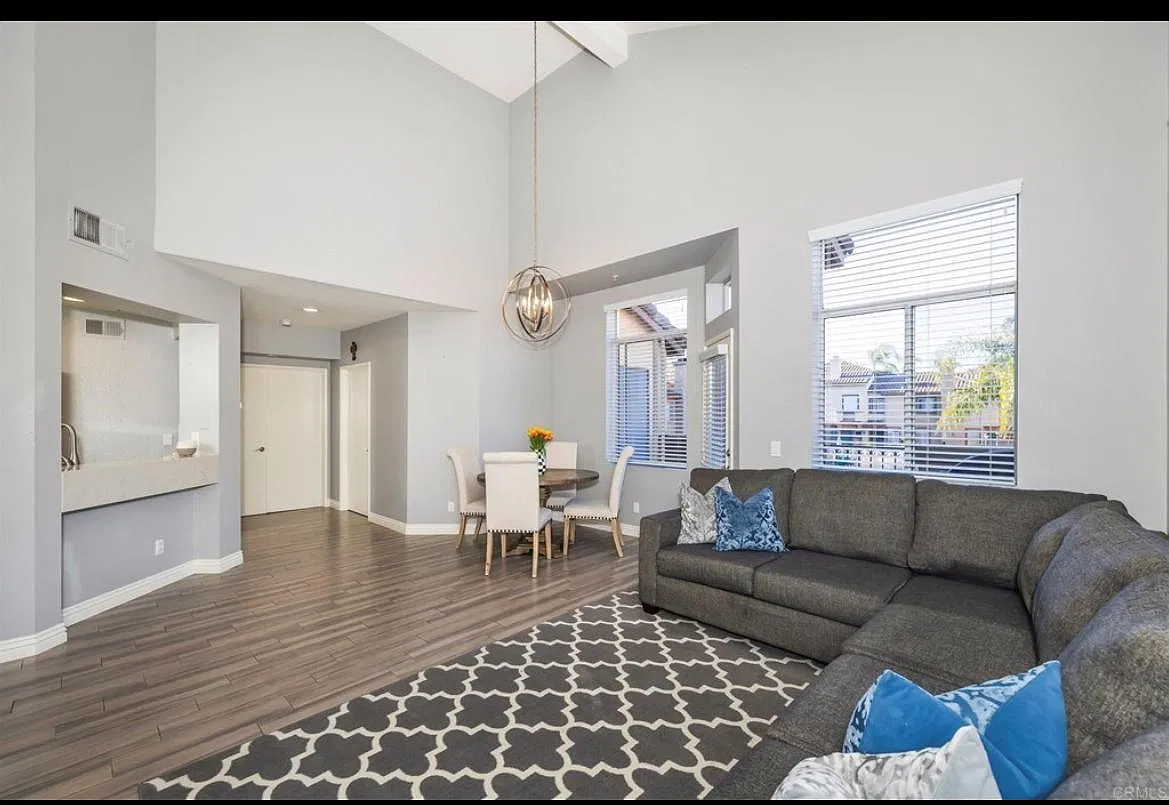 3 bed, 1250 sqft, $3,400 — Photo 4