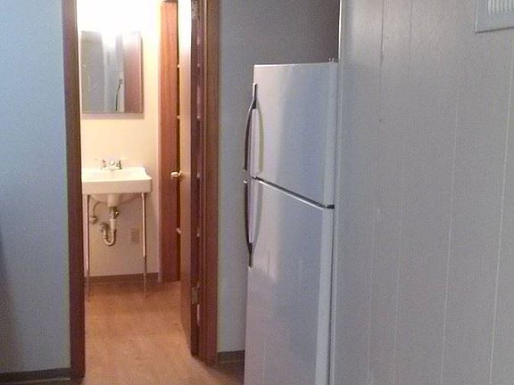 5th image of 240 E Poplar St APT 2