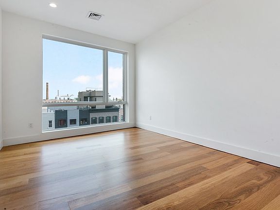 2nd image of 217 Green St #3L
