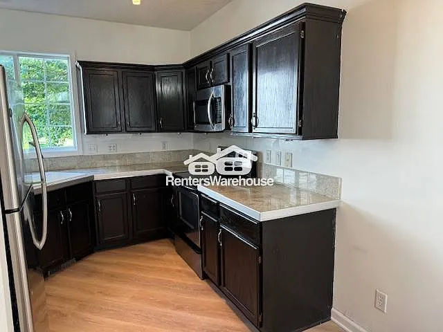 2088 Mainstreet — Photo 4