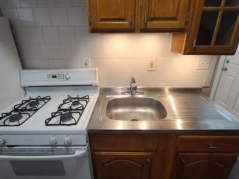 15 Hopkins Ave #1 — Photo 10