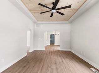 1114 S 3rd St, Rogers, AR 72756