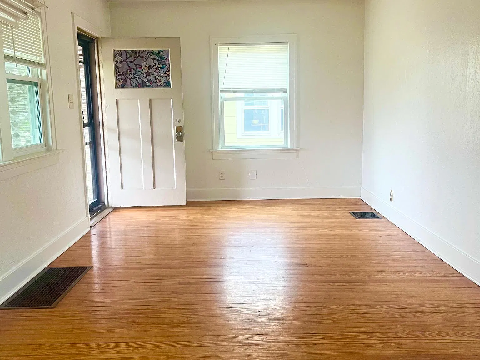 2 bed, 892 sqft, $1,400 — Photo 4