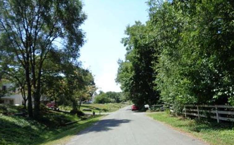 2nd image of 296 Lauck Dr