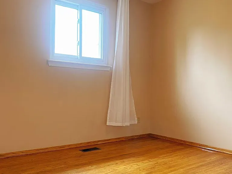 21 Kingslake Rd #1&2 — Photo 17