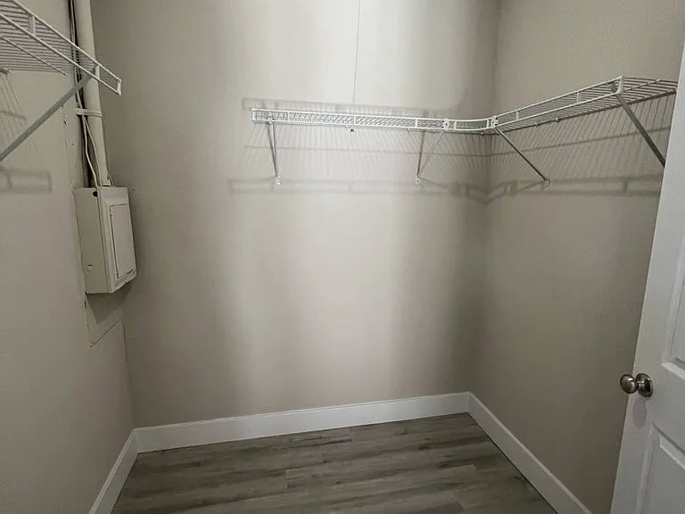2251 N Rogers Ave — Photo 11