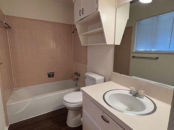 4th image of 5301 Lake Lindenwood Dr