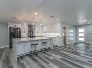 18 Beverly Ct, Bedford, TX 76022