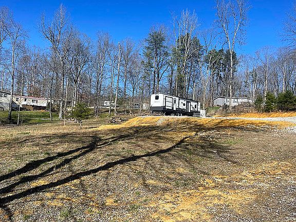2nd image of 100 Shinbone Dr