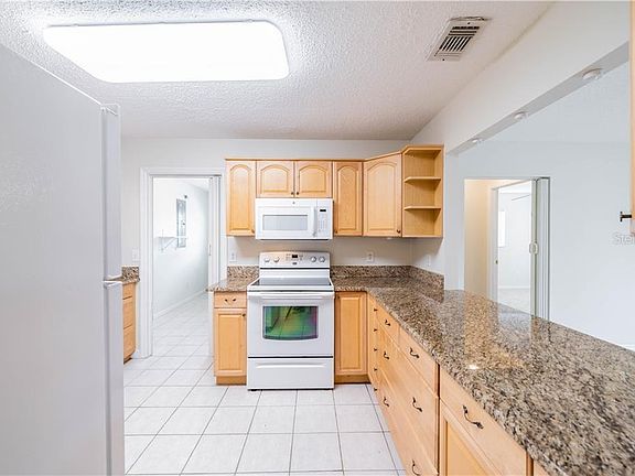 4th image of 1018 Bluewater Dr