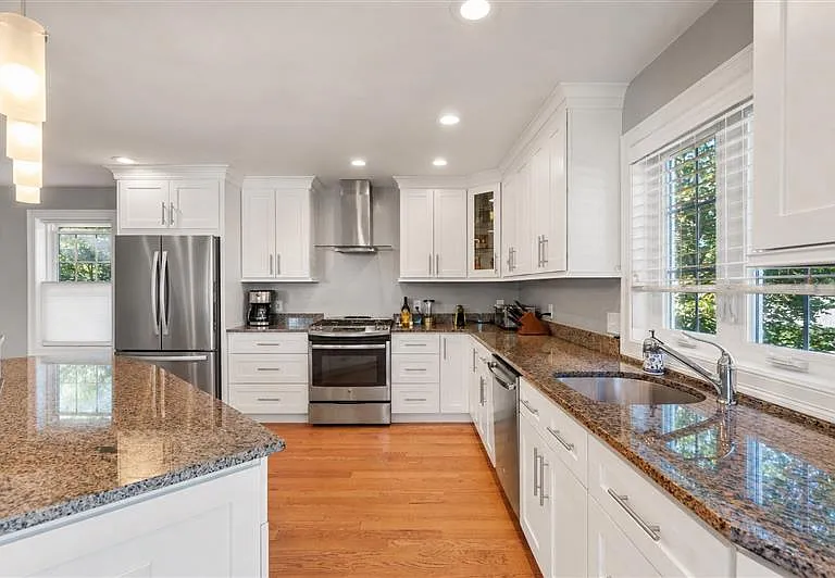 28 Park Ave #1 — Photo 4