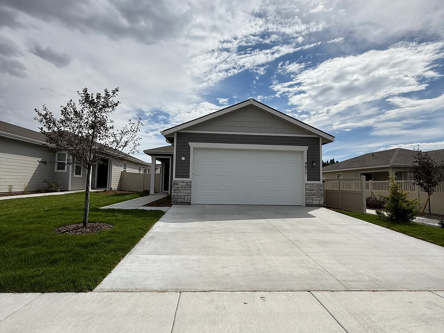 4 bed, 1382 sqft, $2,495 — Photo 2