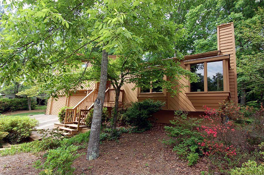 New furance, AC, & water heater!  Awesome schools!