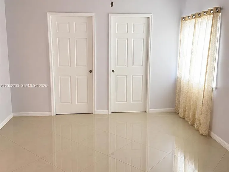 661 SW 67th Ter — Photo 3