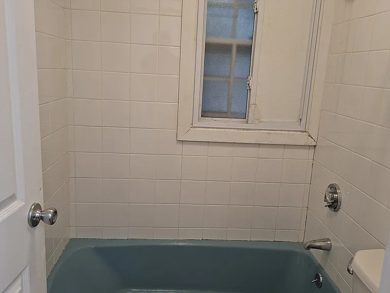 1218 Middle Tpke W #A — Photo 7