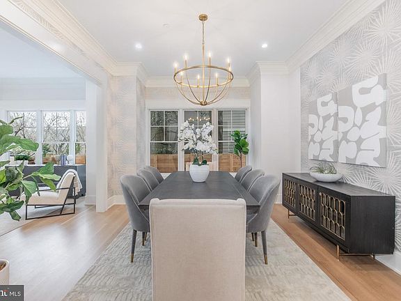 4th image of 7113 Fairfax Rd