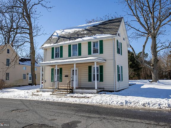 2nd image of 121 N West St
