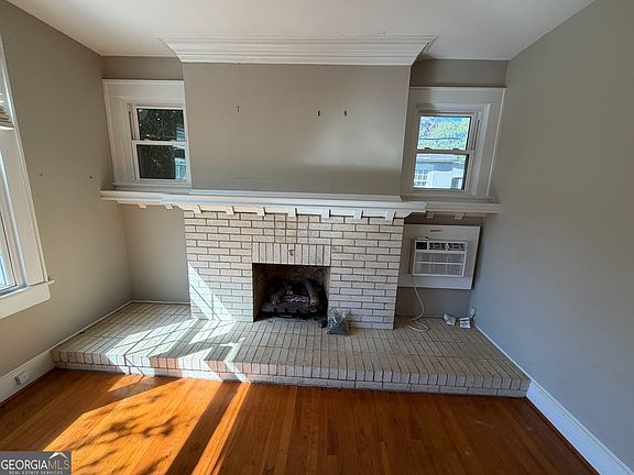5th image of 508 Charlton St NW