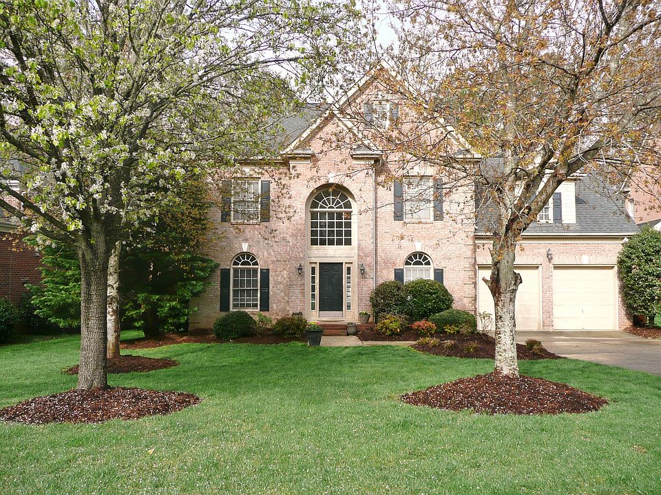 All Brick on cul-de-sac!