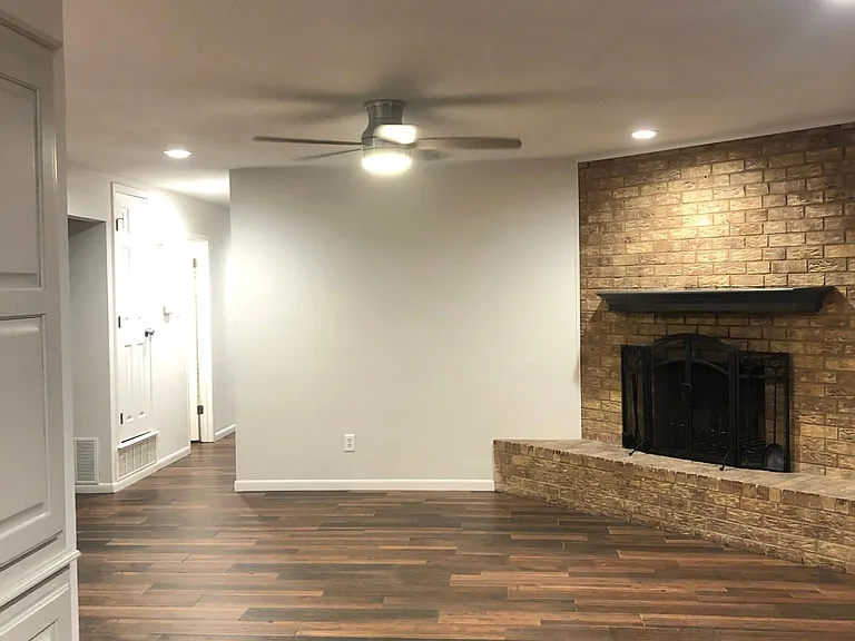 1310 N Charlotte Ave — Photo 8
