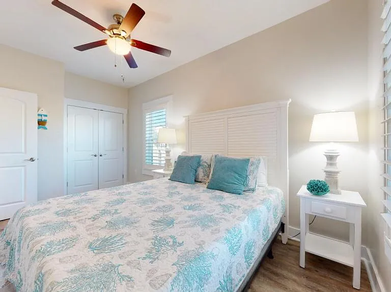 325 Governor Dr — Photo 11