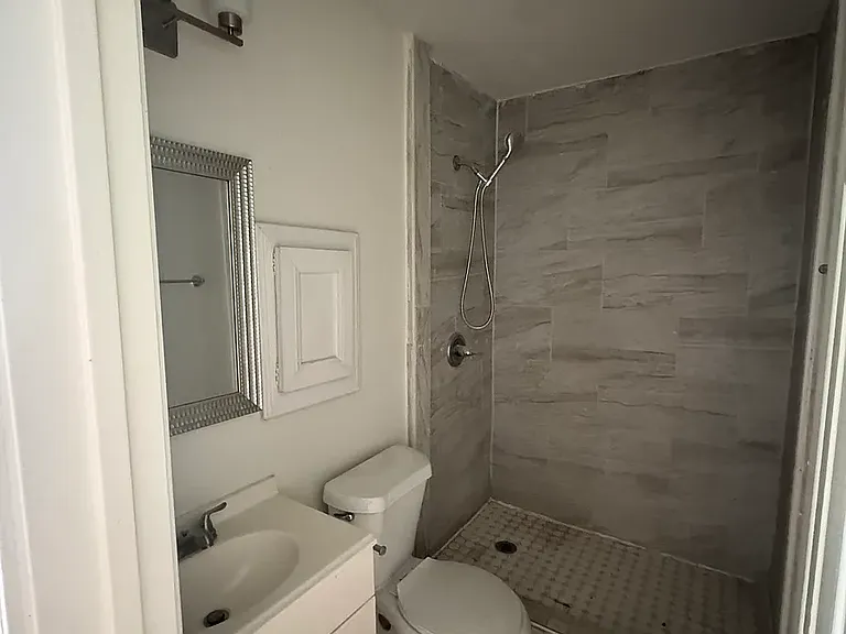 1114 Main St — Photo 9