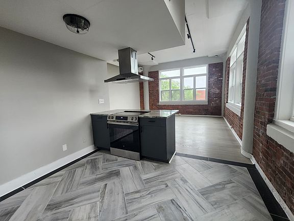 4th image of 279 Chapel St #30A