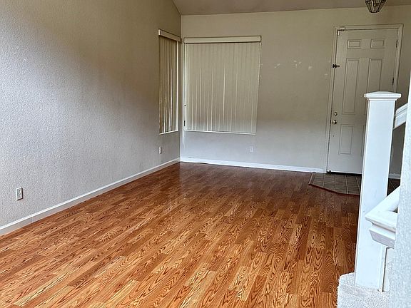 5th image of 3280 Bruno Dr