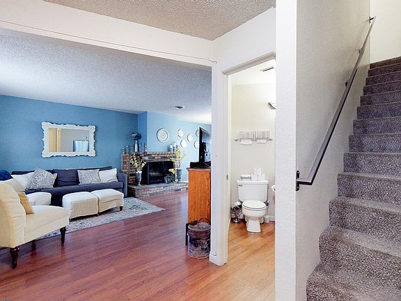 4th image of 1255 Lincoln Rd APT 17