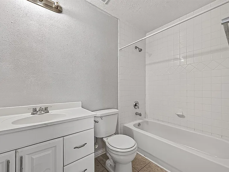 1606 Westfork Dr — Photo 29