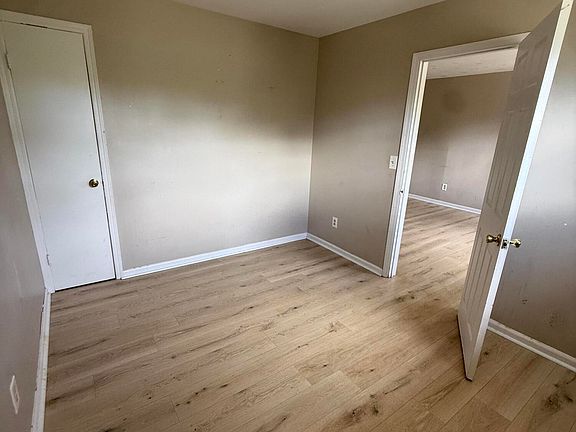 5th image of 129 College Dr #129