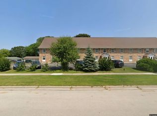 1613 Stonebridge Rd APT 3, West Bend, WI 53095