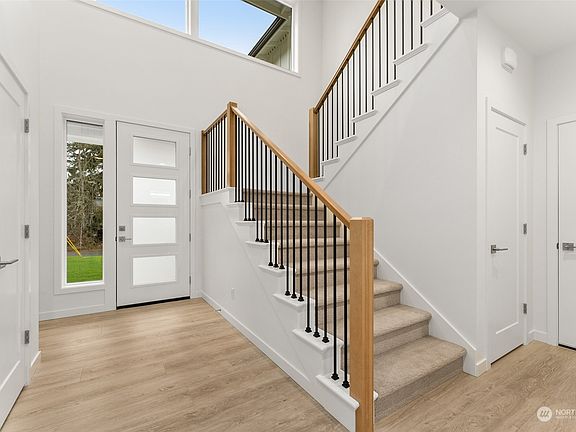 4th image of 1745 95th Avenue Ct E