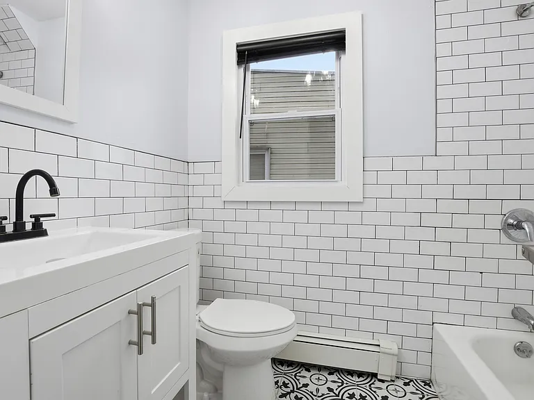 83 Sheridan St #2 — Photo 10