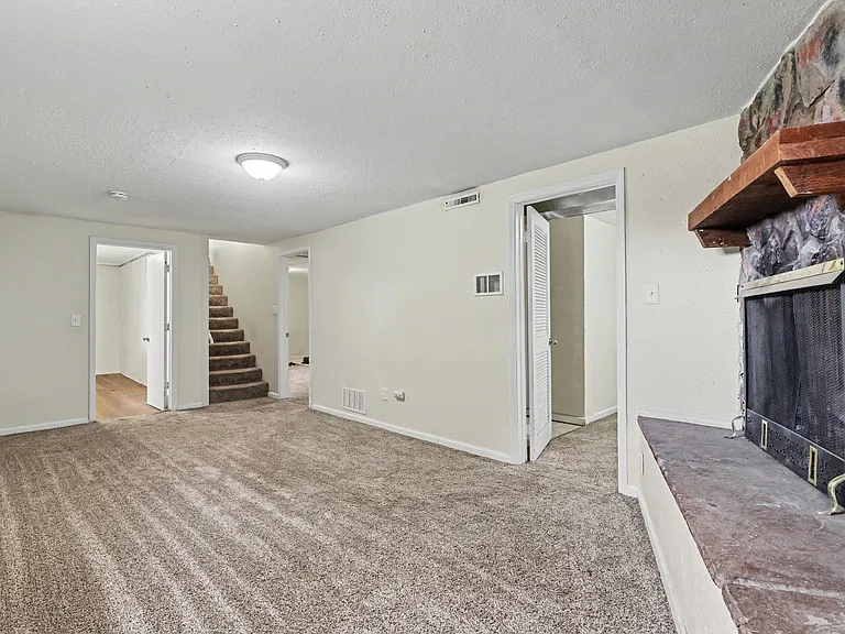 1731 Auburn Dr — Photo 21