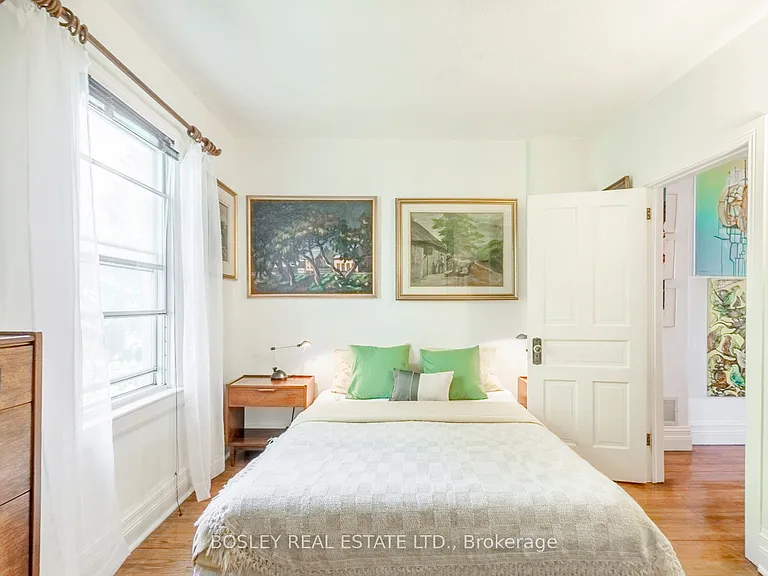 22 Martin Cres — Photo 16
