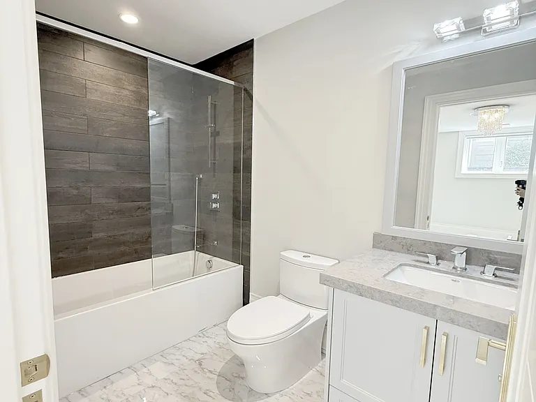 172 Maplehurst Ave — Photo 5