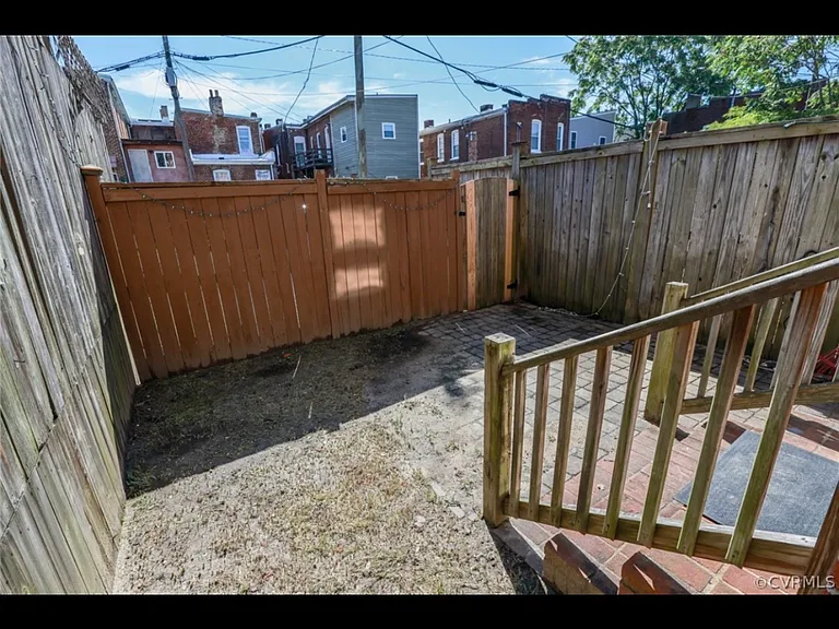 15 S Morris St — Photo 17