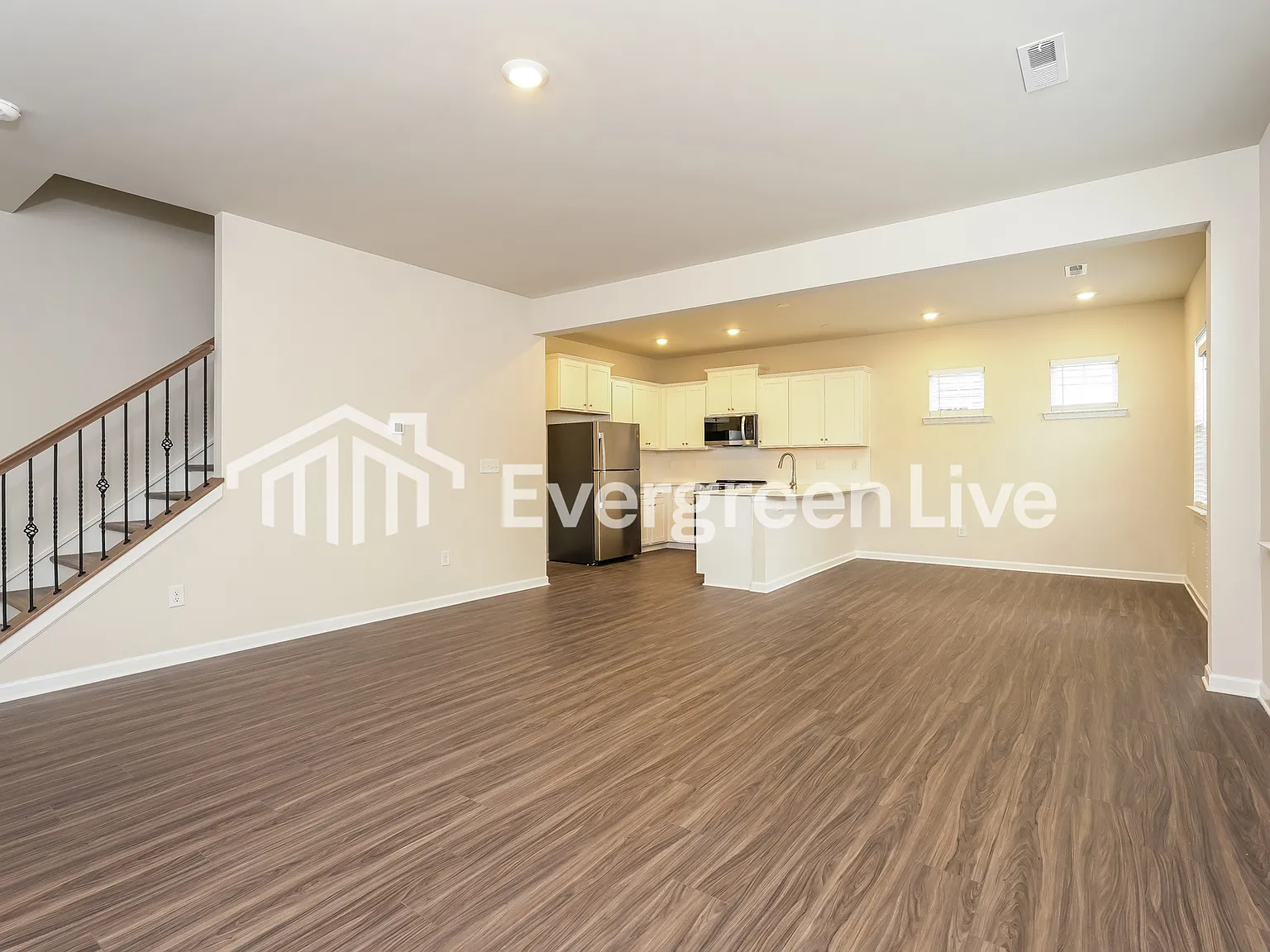 3 bed, 2.5 bath, 1735 sqft, $1,845 — Photo 4